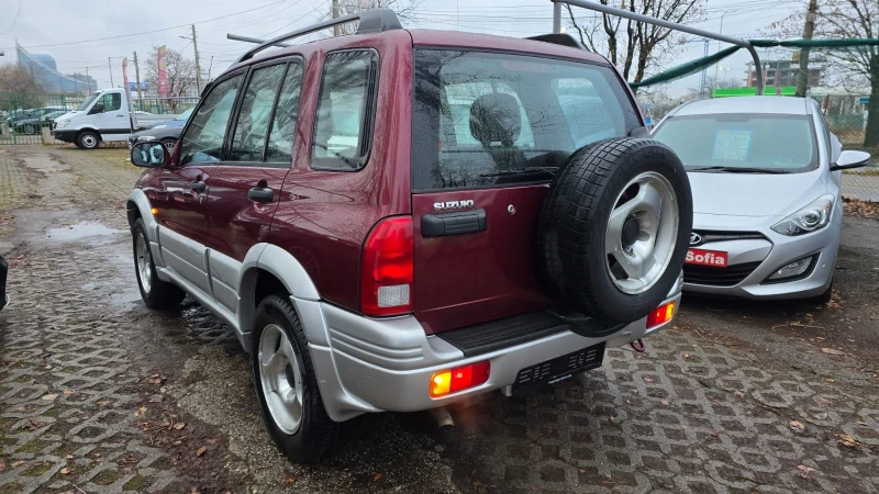 Suzuki Grand vitara 100%Оргинален вид, Без точка ръжда, снимка 3 - Автомобили и джипове - 48423923