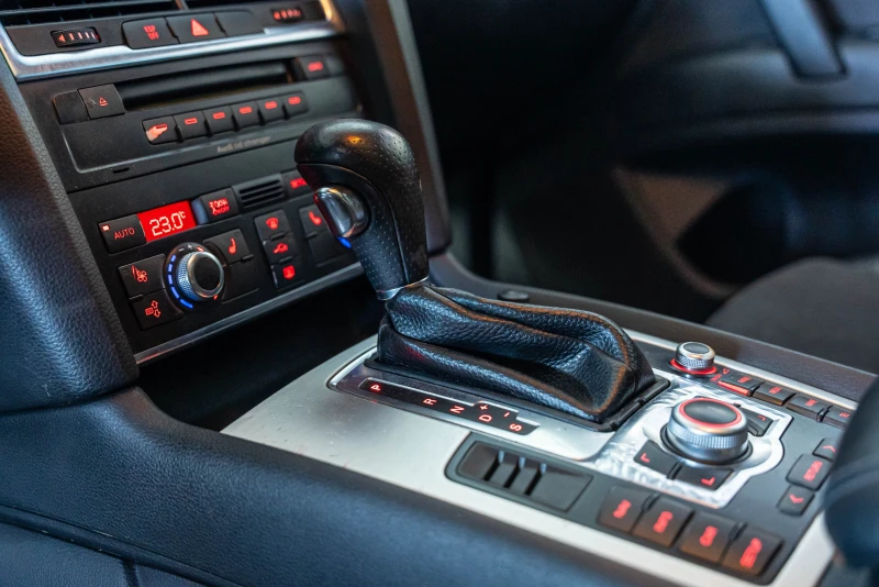 Audi Q7 3.0 D, снимка 9 - Автомобили и джипове - 51505683