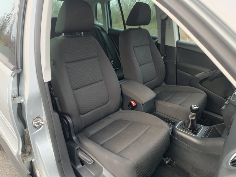 VW Tiguan 2.0TDI 140 4motion, снимка 12 - Автомобили и джипове - 52996196