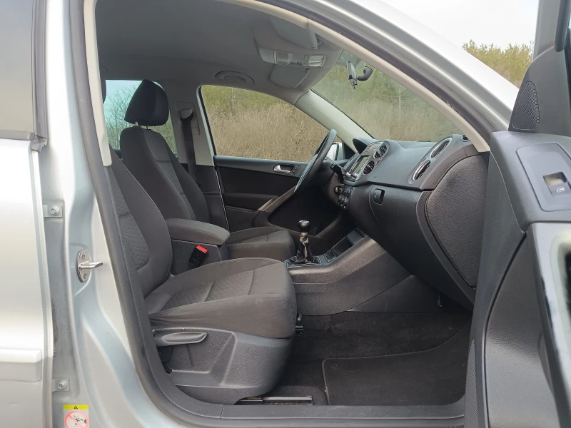 VW Tiguan 2.0TDI 140 4motion, снимка 11 - Автомобили и джипове - 52996196