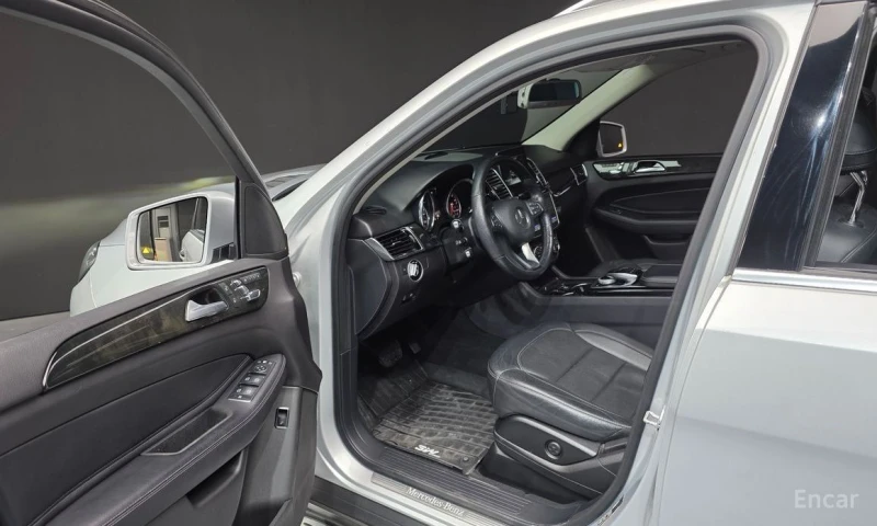 Mercedes-Benz GLE 350, снимка 10 - Автомобили и джипове - 53066014