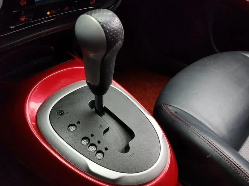 Nissan Juke  1.6 Sv F15, снимка 9 - Автомобили и джипове - 55011255