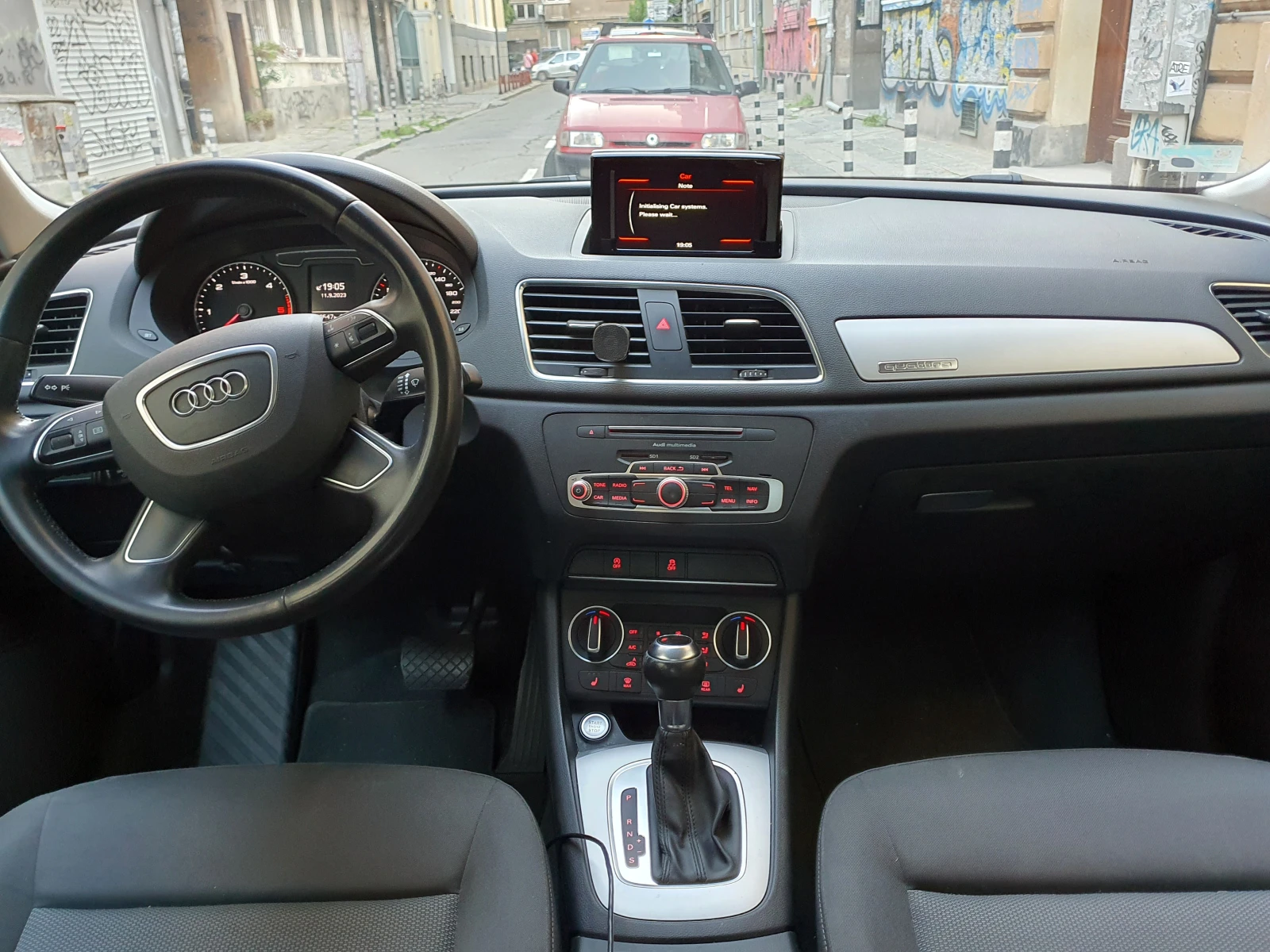 Audi Q3 2.0 TDI quattro Facelift, снимка 5 - Автомобили и джипове - 53937878