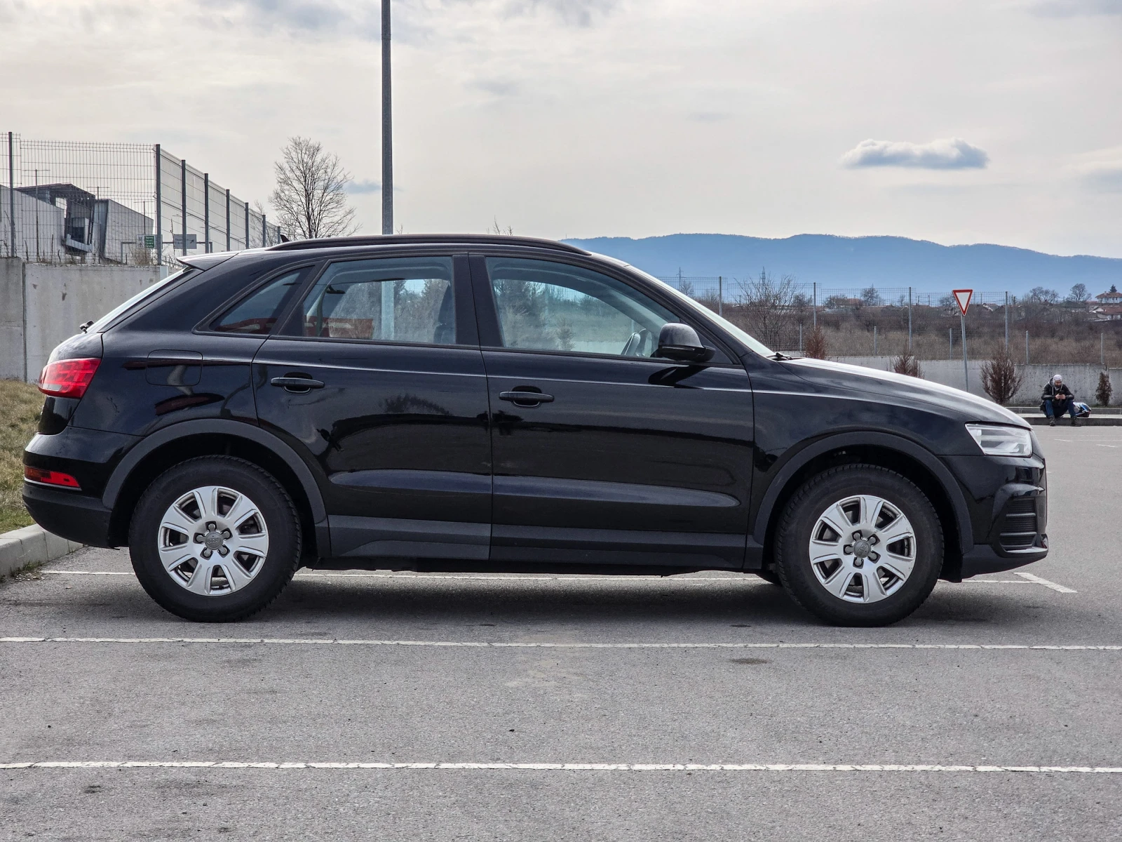 Audi Q3 2.0 TDI quattro Facelift, снимка 8 - Автомобили и джипове - 53937878