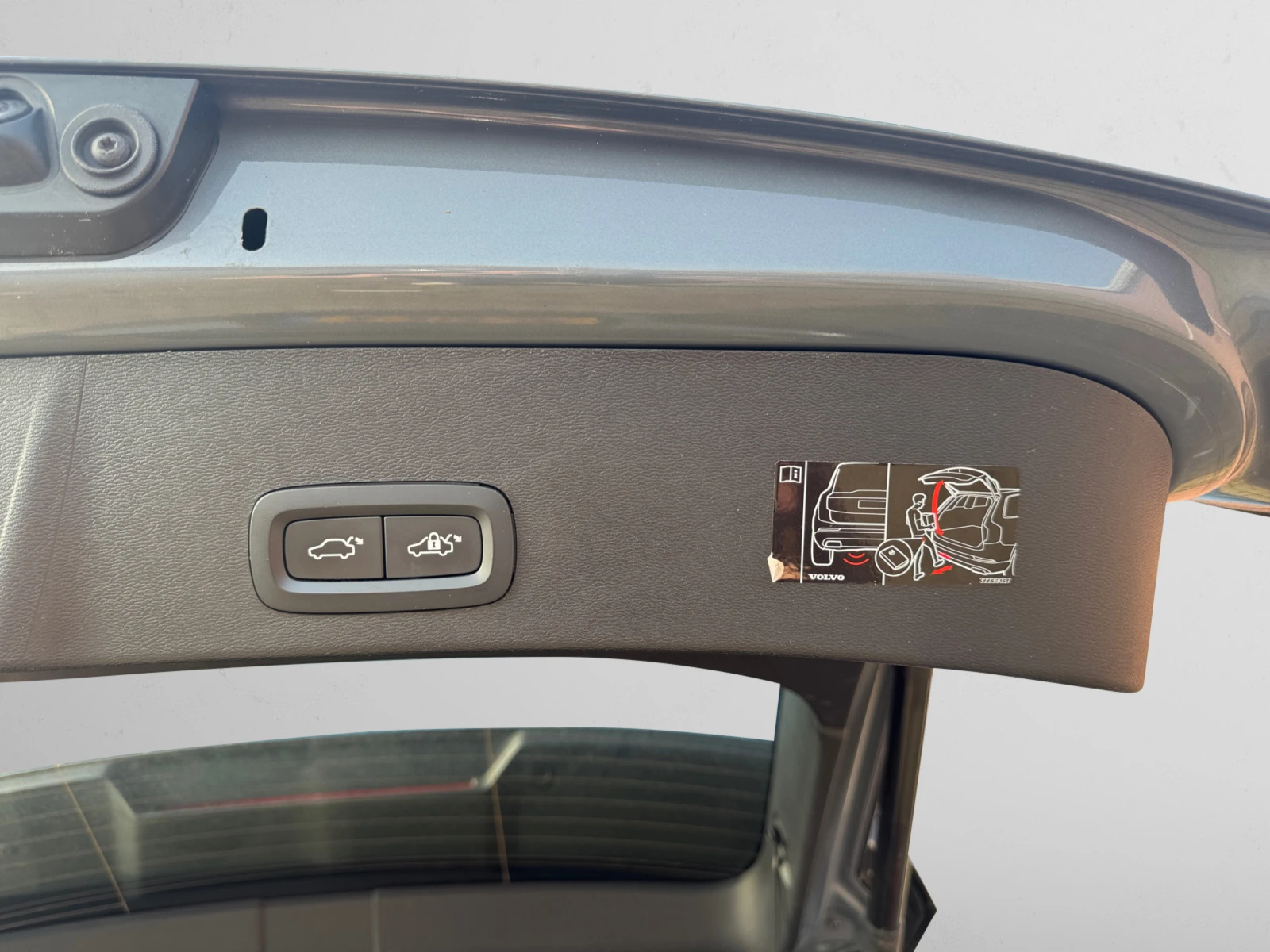 Volvo XC40 EV, снимка 12 - Автомобили и джипове - 54005134