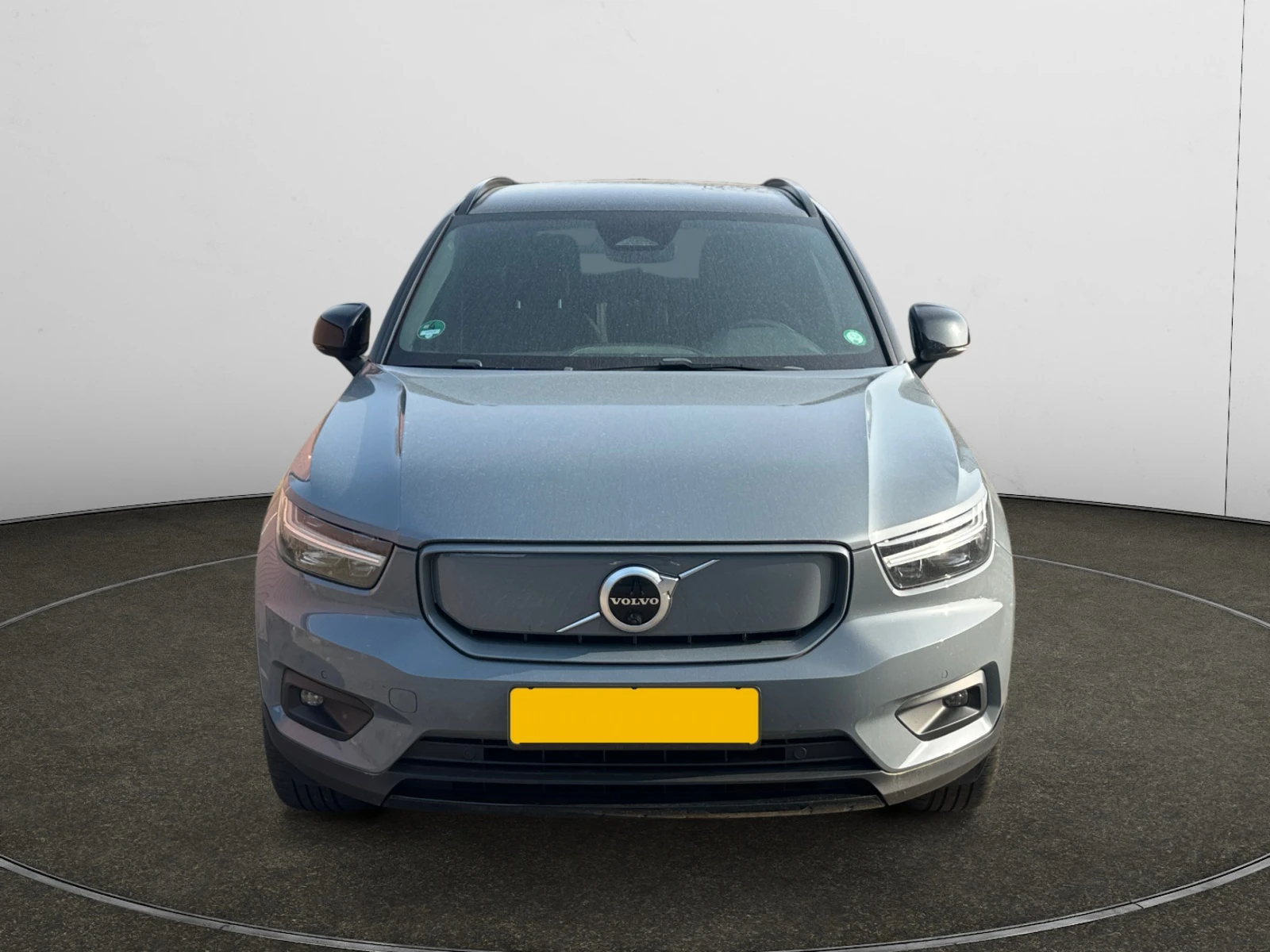 Volvo XC40 EV, снимка 15 - Автомобили и джипове - 54005134