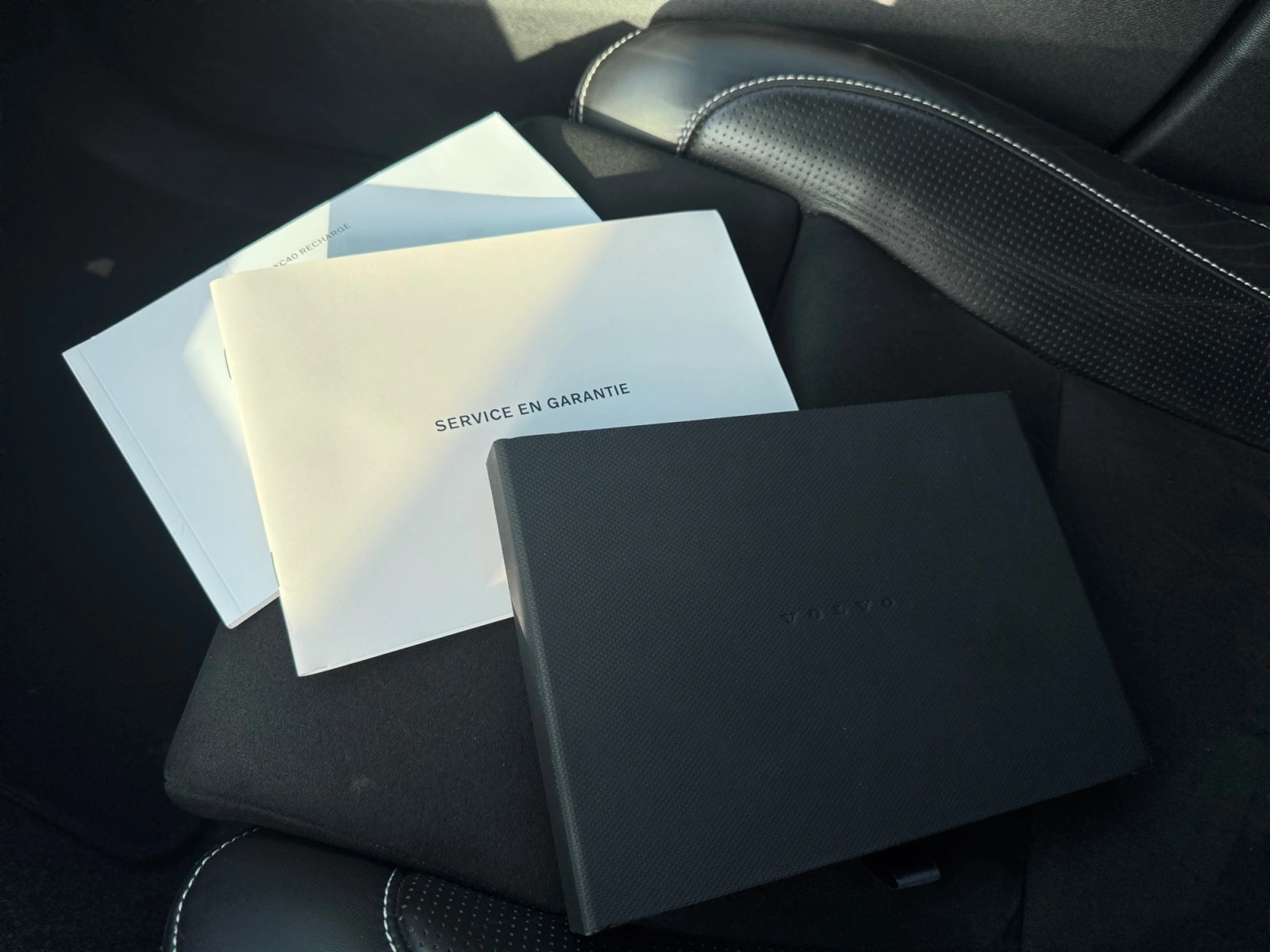 Volvo XC40 EV, снимка 2 - Автомобили и джипове - 54005134