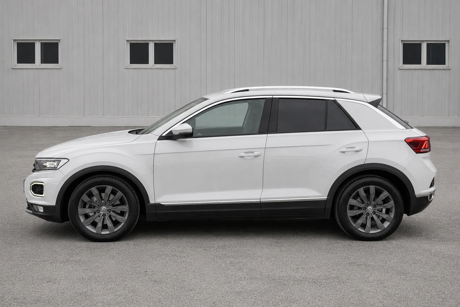 VW T-Roc 2.0 TDI-4Motion-DSG-Дигитално табло-Keyless-Камера, снимка 2 - Автомобили и джипове - 54009602