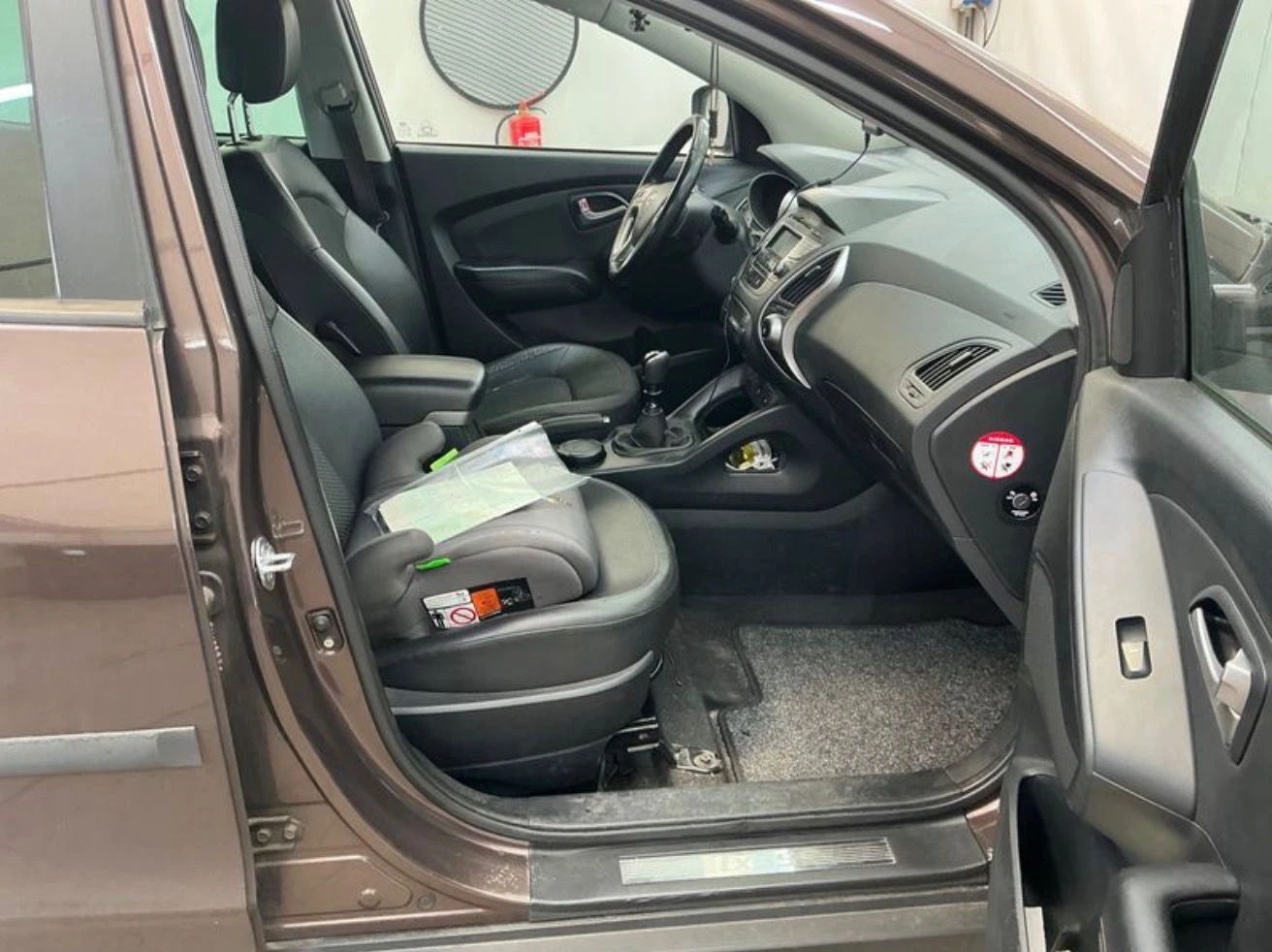 Hyundai IX35 2.0CRDI Лизинг през Уникредит по 157 евро, снимка 3 - Автомобили и джипове - 54700707