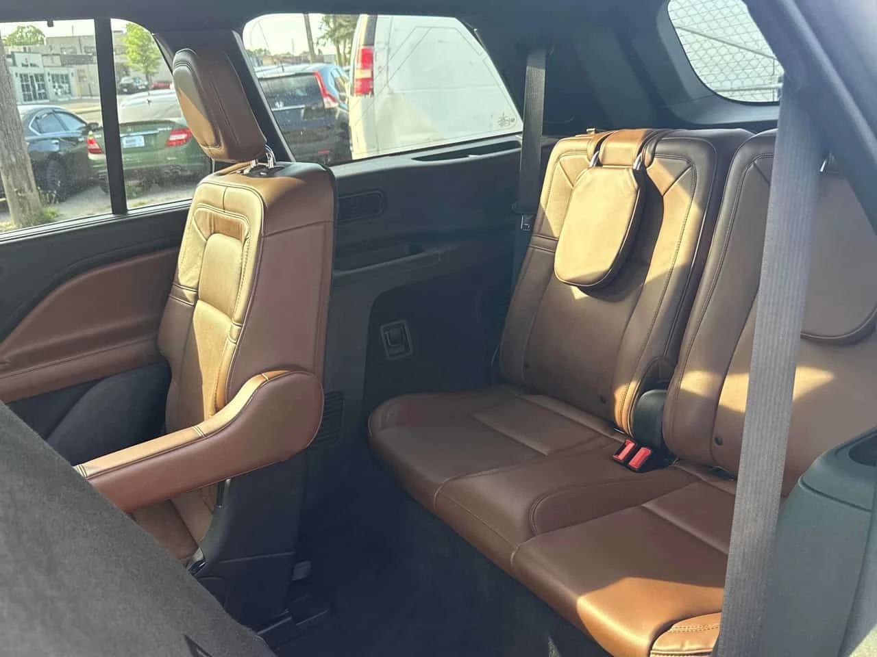 Lincoln Aviator  Reserve * CARFAX * БЕЗ ПЪРВОНАЧАЛНА ВНОСКА, снимка 12 - Автомобили и джипове - 55025541