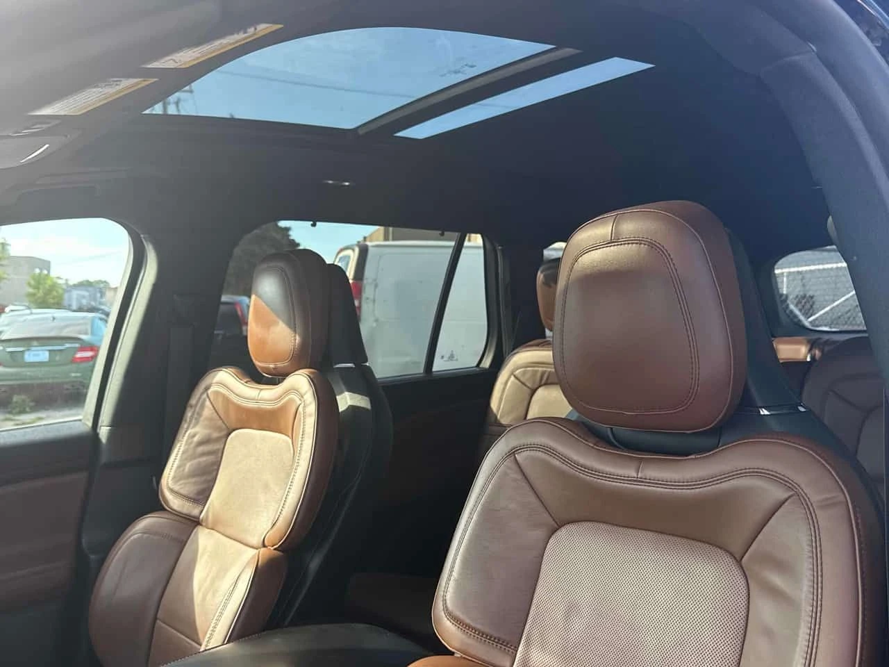 Lincoln Aviator  Reserve * CARFAX * БЕЗ ПЪРВОНАЧАЛНА ВНОСКА, снимка 10 - Автомобили и джипове - 55025541
