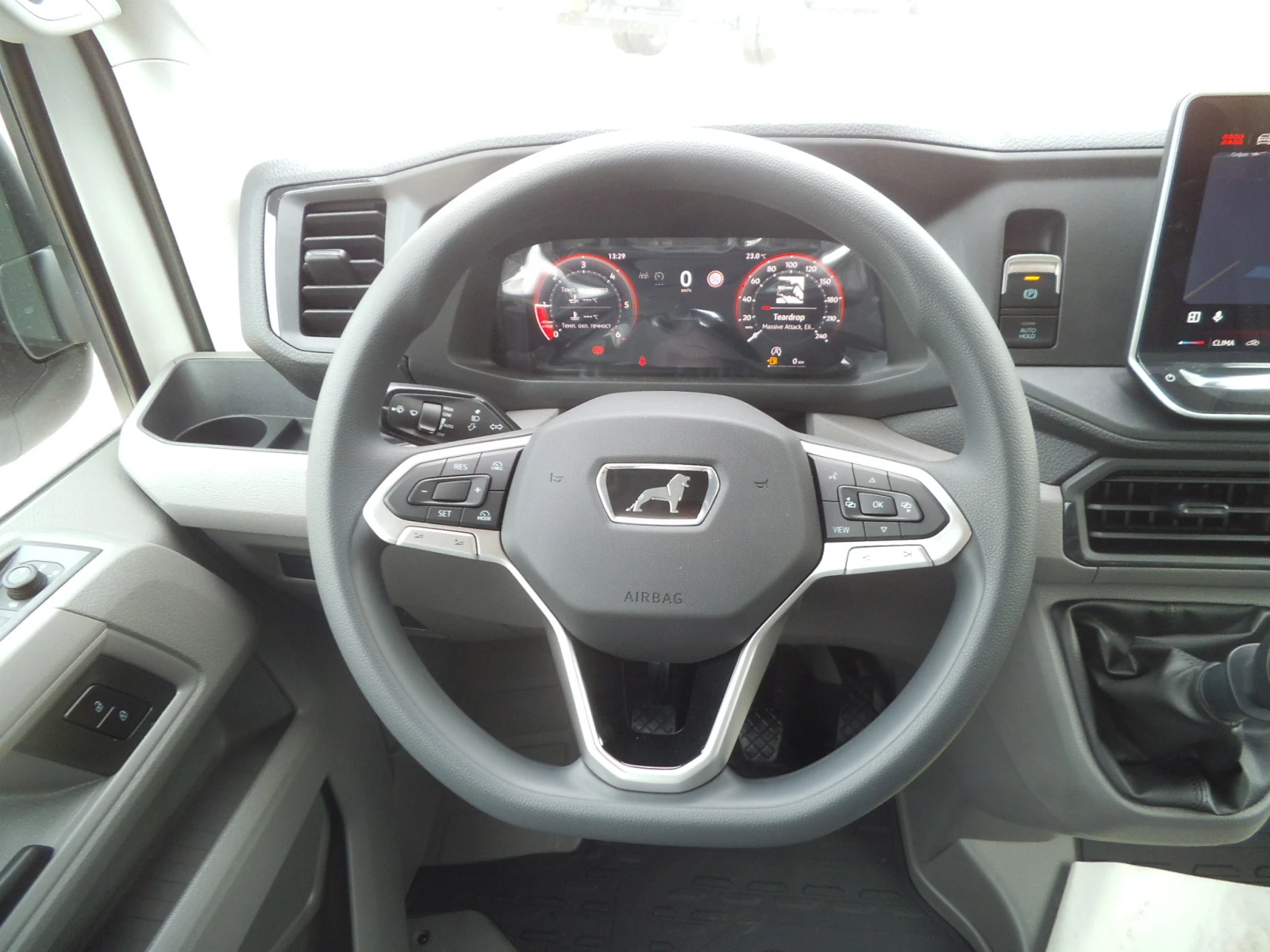 Man TGE 3.140__Crew Cab  | Mobile.bg   11