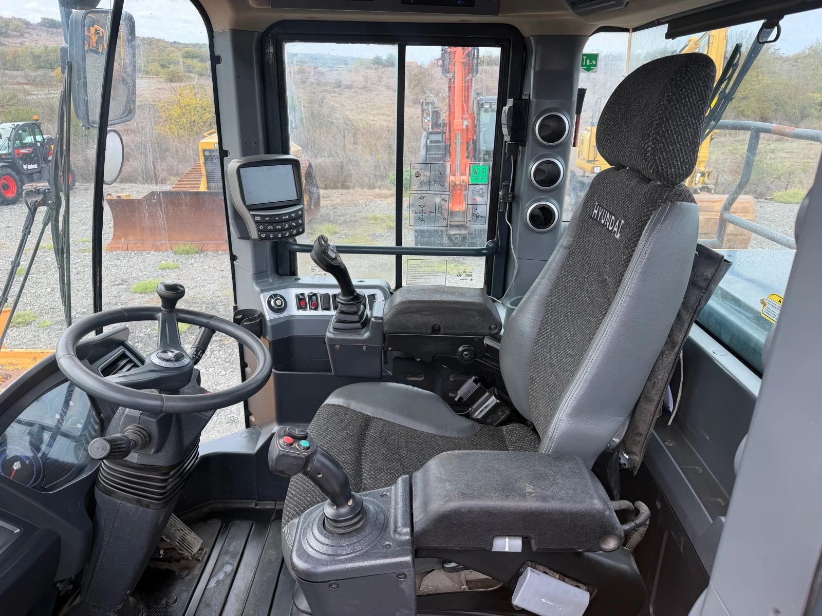 Челен товарач Hyundai HL 970 ЛИЗИНГ , снимка 11 - Индустриална техника - 56680656