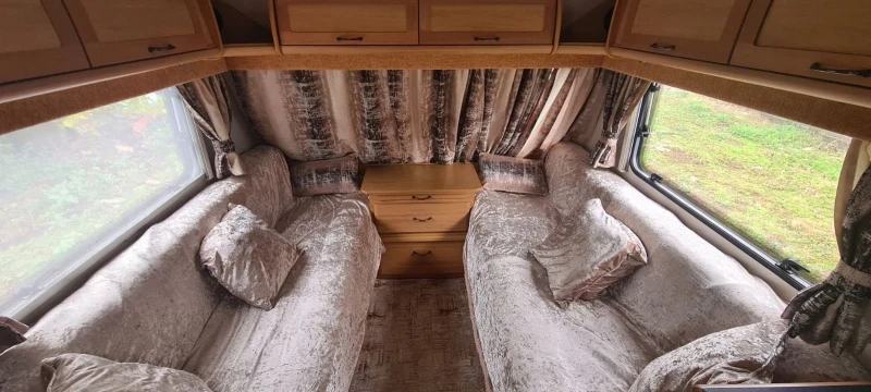 Каравана Avondale Argente  480-2 , снимка 4 - Каравани и кемпери - 52300150