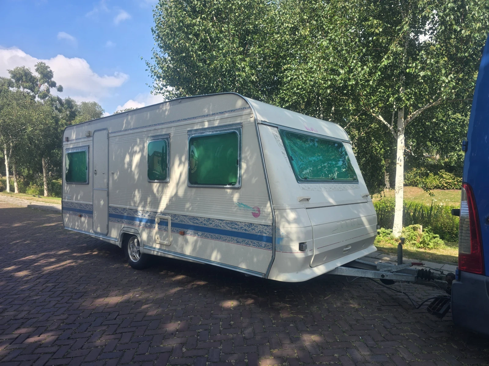 Каравана Adria Unica 502DU, снимка 3 - Каравани и кемпери - 55327804