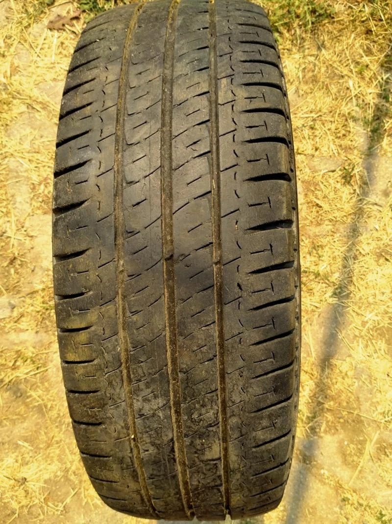 Гуми Летни 215/65R16, снимка 1 - Гуми и джанти - 33742687