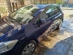 Toyota Auris 2.0 D-4D, снимка 2