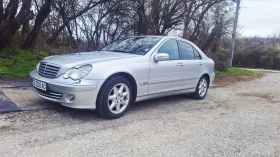 Mercedes-Benz C 220 Седан, снимка 5