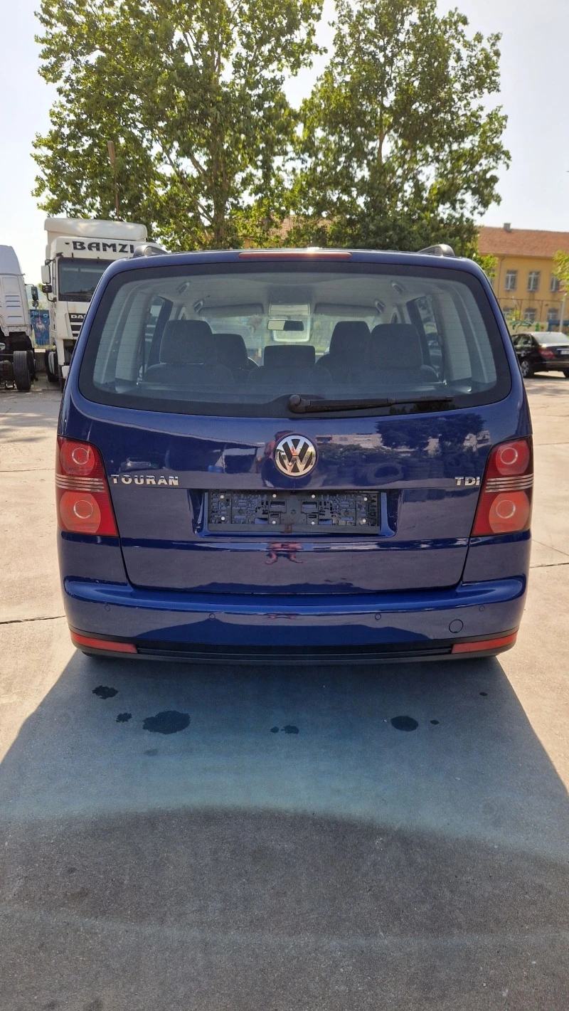 VW Touran 1.9 TDI, снимка 8 - Автомобили и джипове - 46431189