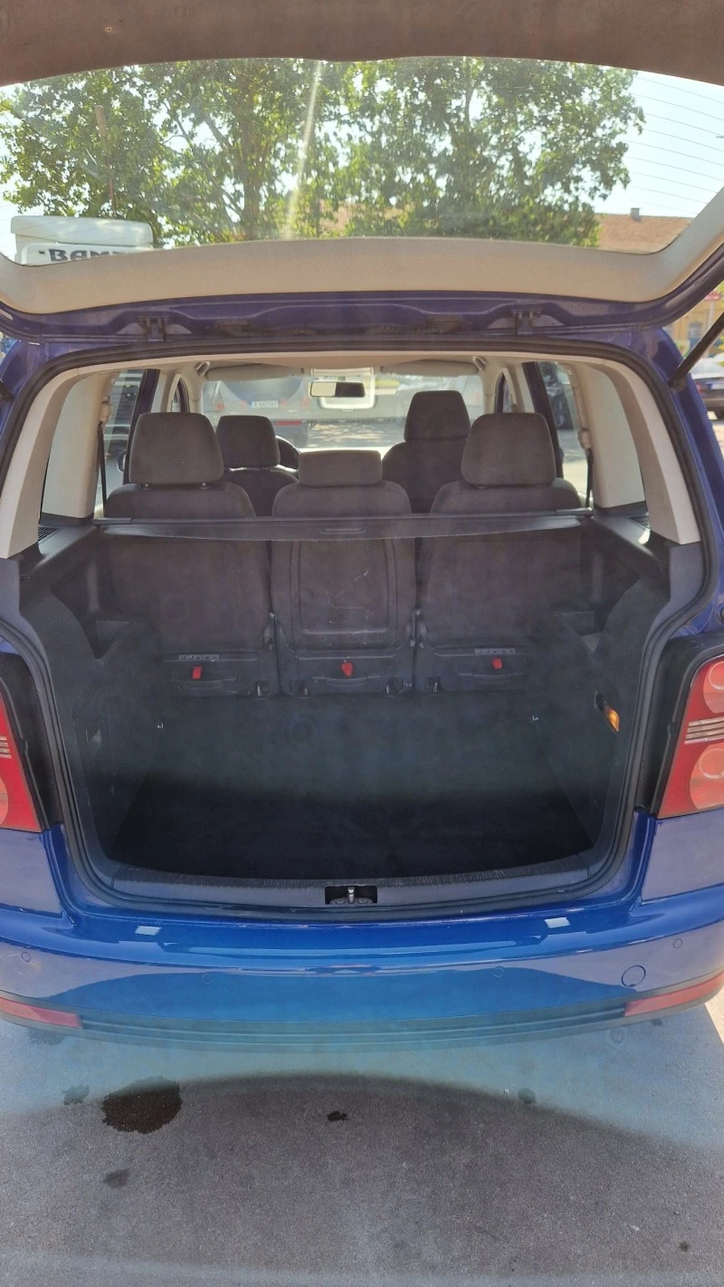 VW Touran 1.9 TDI, снимка 9 - Автомобили и джипове - 46431189