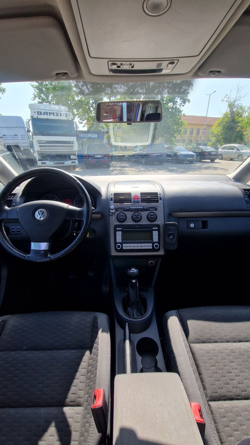 VW Touran 1.9 TDI, снимка 12 - Автомобили и джипове - 46431189