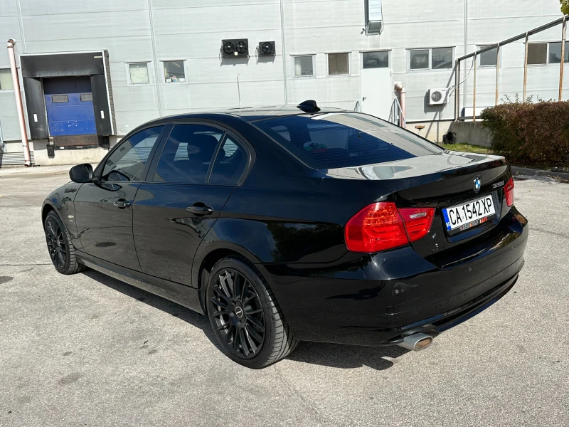 BMW 320 D Facelift Автоматик/Нави, снимка 3 - Автомобили и джипове - 47631989