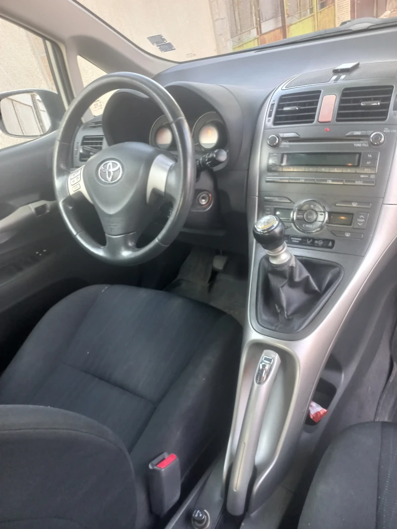 Toyota Auris 2.0, снимка 6 - Автомобили и джипове - 48299291