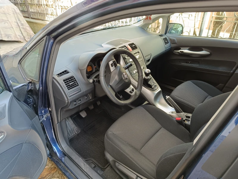 Toyota Auris 2.0 D-4D, снимка 6 - Автомобили и джипове - 51869743