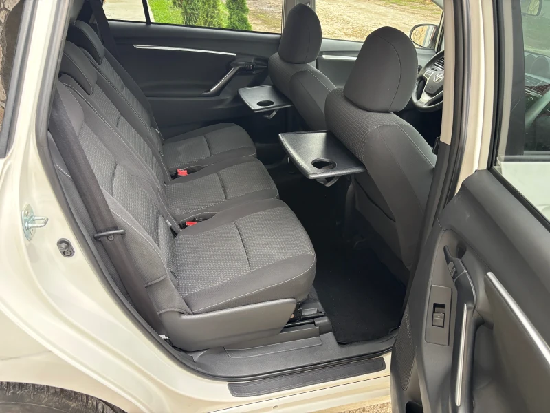Toyota Verso 1.8i AVTOMAT FACE SWISS, снимка 9 - Автомобили и джипове - 52052809