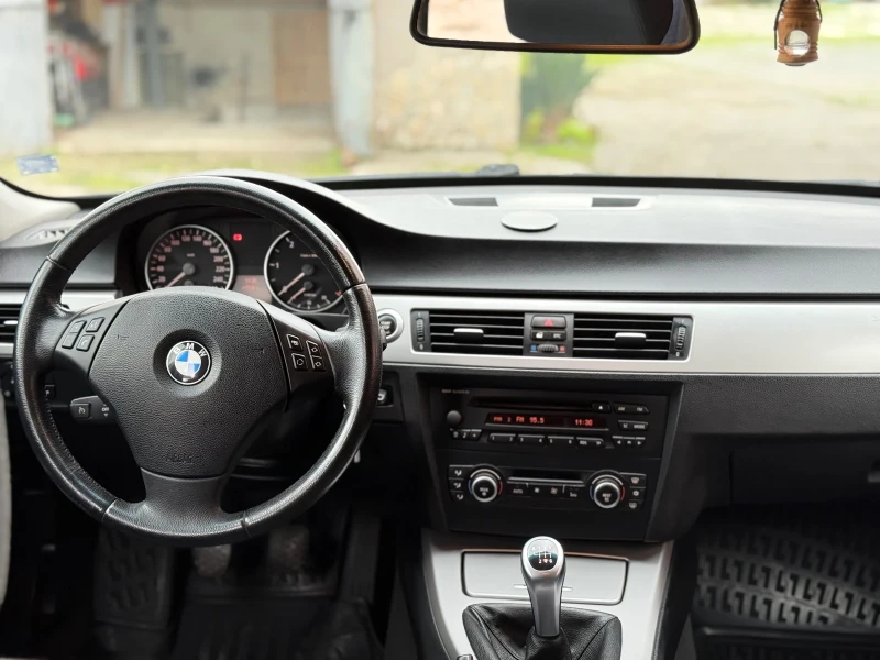 BMW 320, снимка 7 - Автомобили и джипове - 52479201