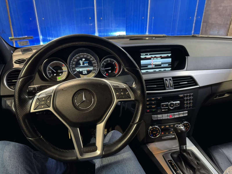 Mercedes-Benz C 250 4 Matic * Carplay * Сменена верига, снимка 10 - Автомобили и джипове - 52548421