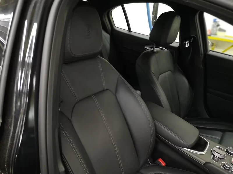 Alfa Romeo Giulia 2.0TURBO-Q4/280HP/BI-XEN/ACC/CAM/KLESS/102g - изображение 7