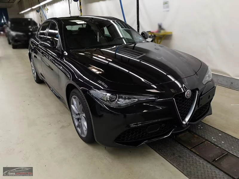 Alfa Romeo Giulia 2.0TURBO-Q4/280HP/BI-XEN/ACC/CAM/KLESS/102g - изображение 3