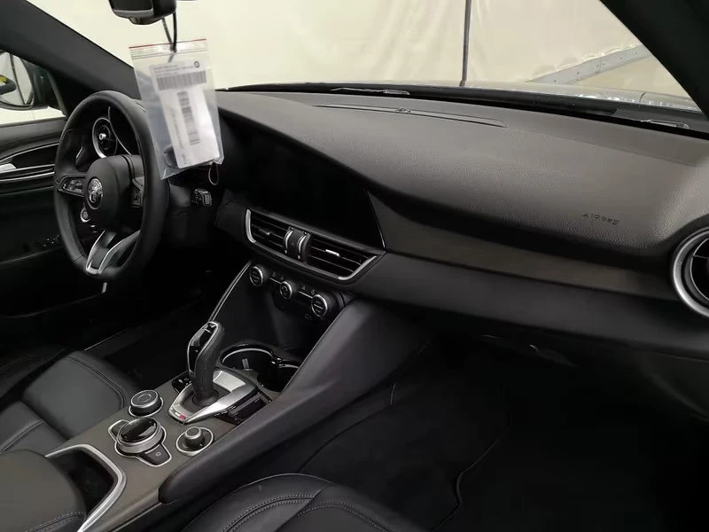 Alfa Romeo Giulia 2.0TURBO-Q4/280HP/BI-XEN/ACC/CAM/KLESS/102g - изображение 5