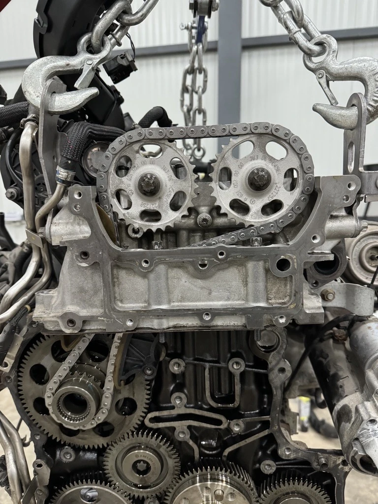 Mercedes-Benz C 250 4 Matic * Carplay * Сменена верига, снимка 17 - Автомобили и джипове - 52548421