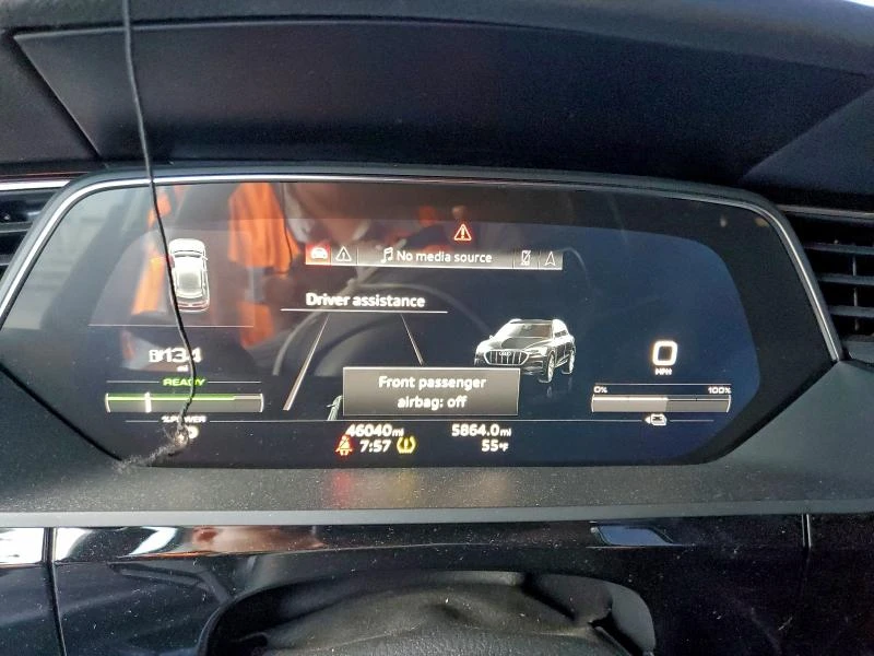 Audi E-Tron Premium Quattro, снимка 11 - Автомобили и джипове - 53838301