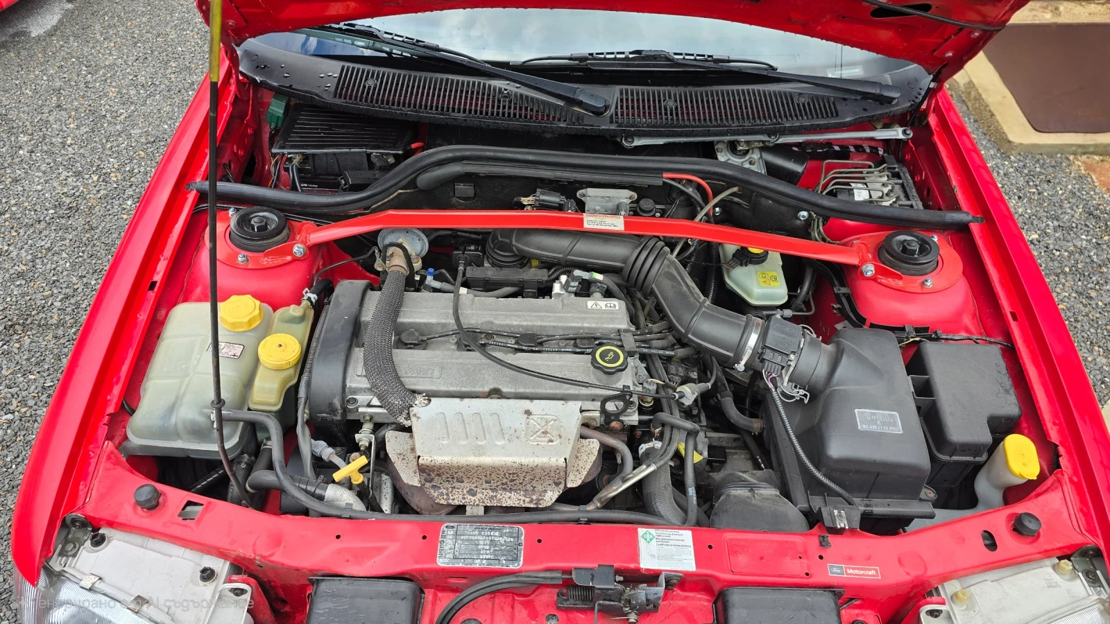 Ford Escort 1.8 16V - изображение 8