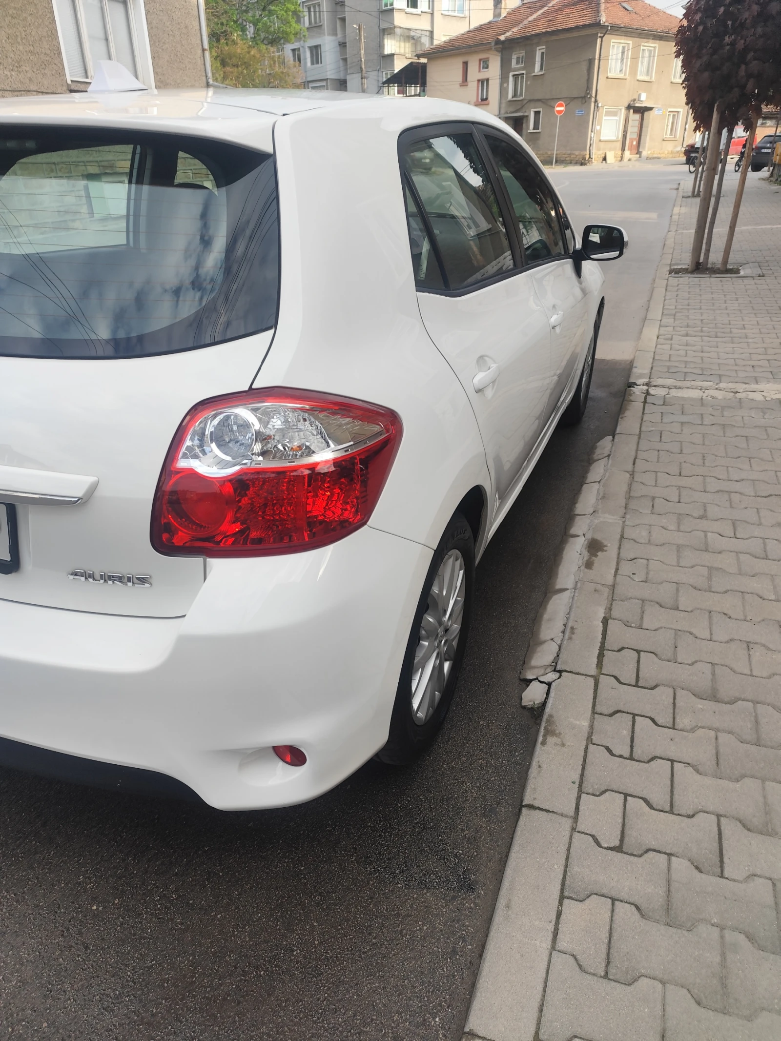 Toyota Auris  - изображение 5