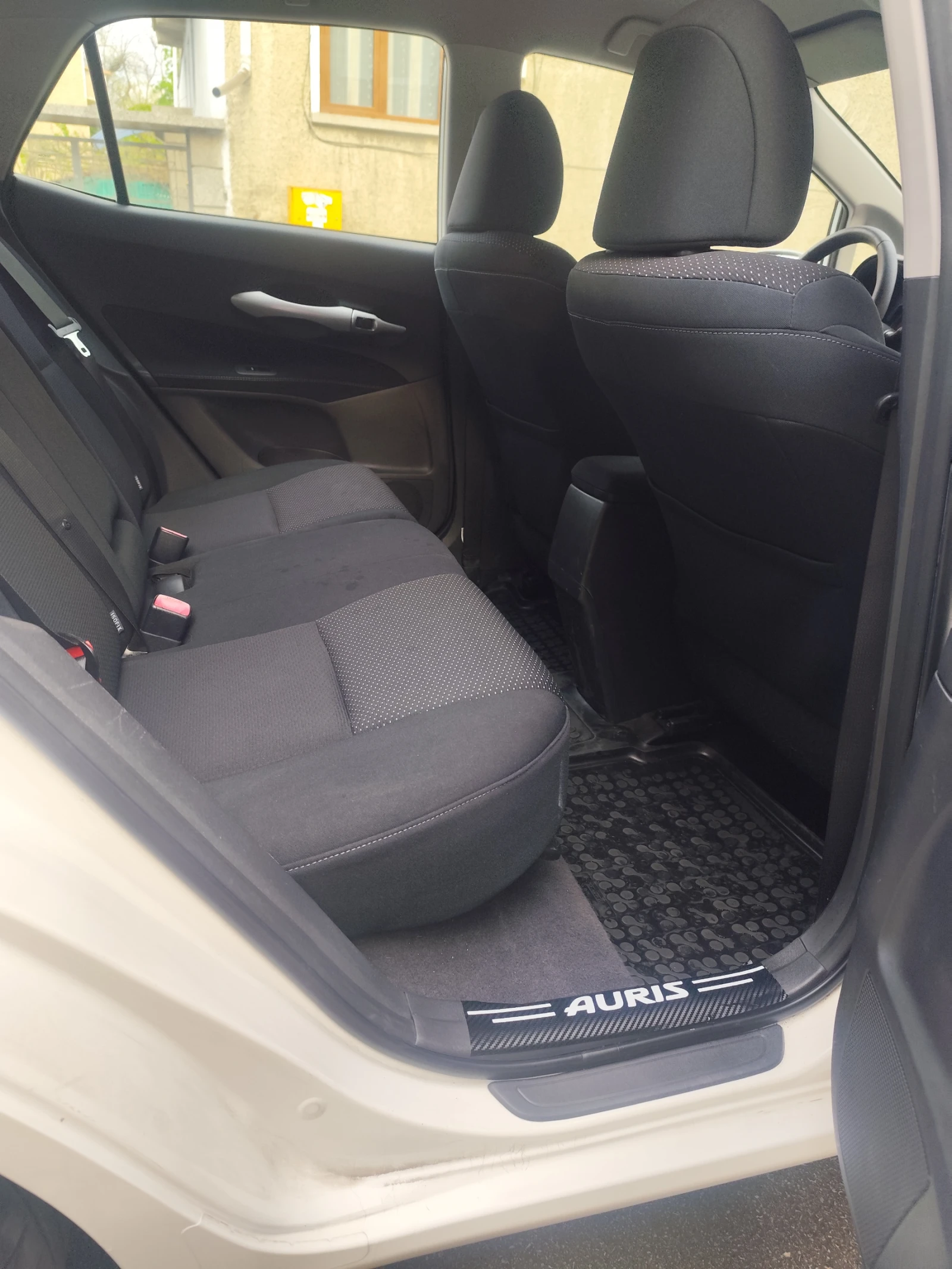 Toyota Auris  - изображение 8