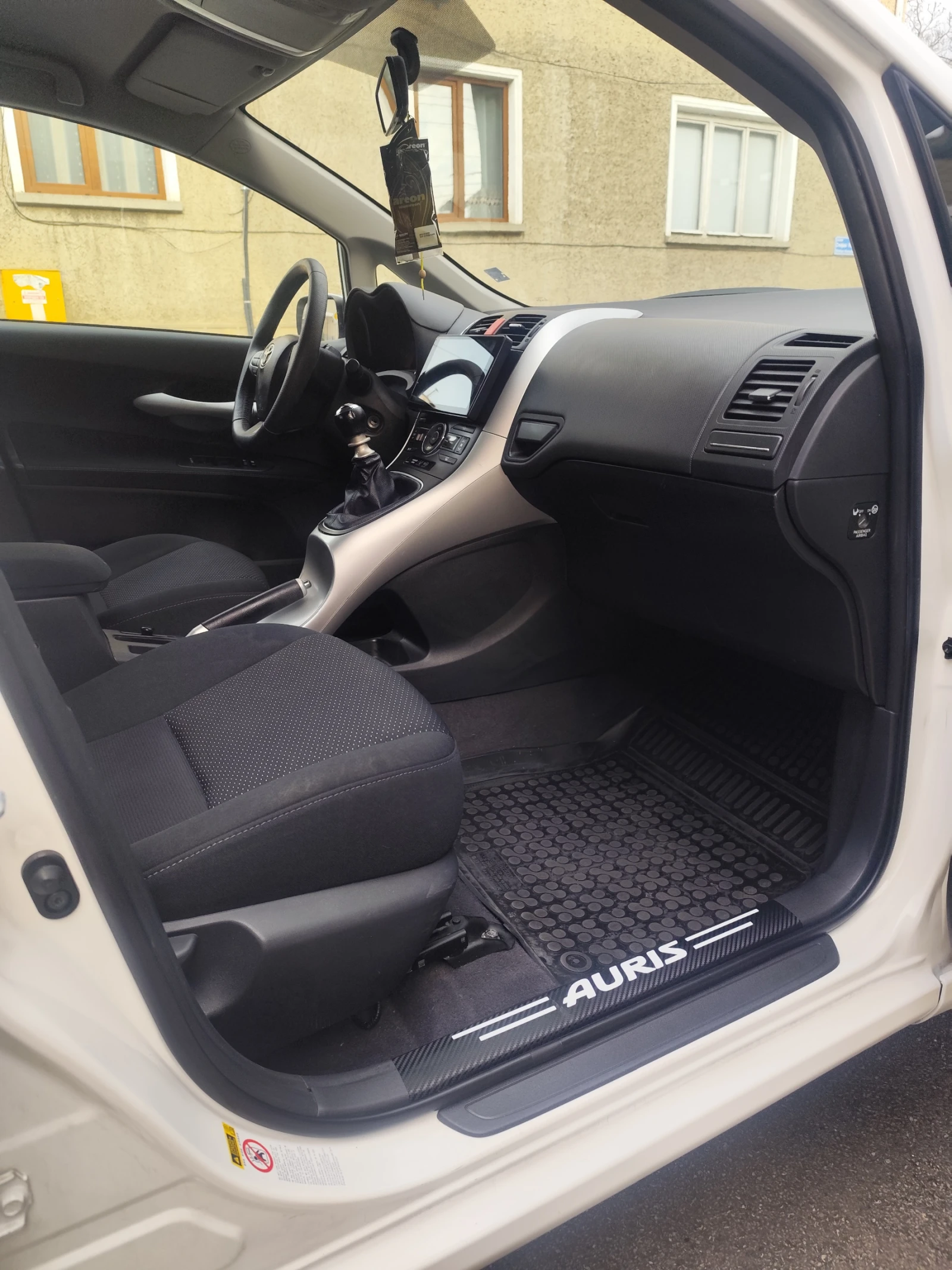 Toyota Auris  - изображение 7