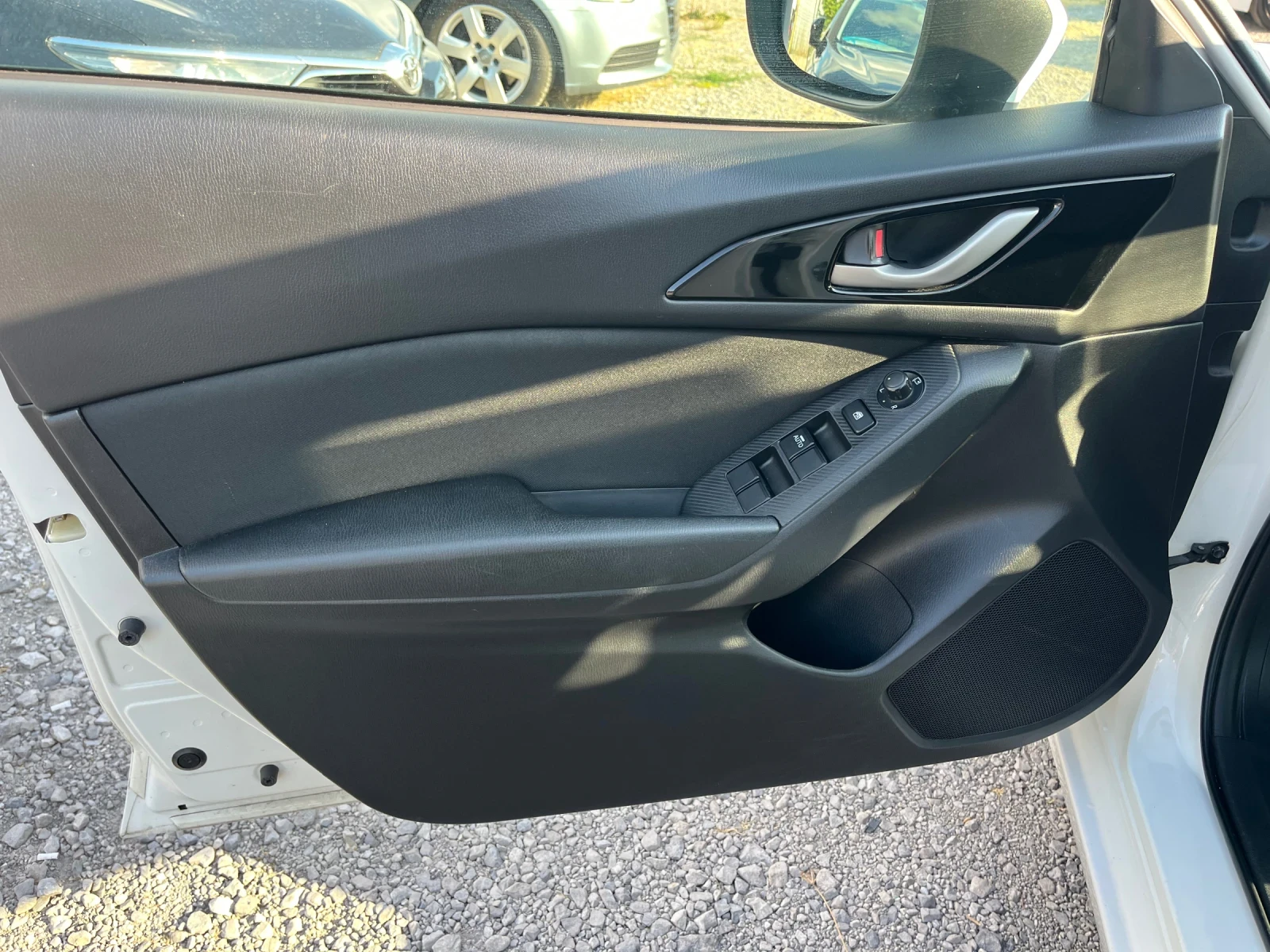 Mazda 3 2.0i Skaiaktiv top - изображение 10