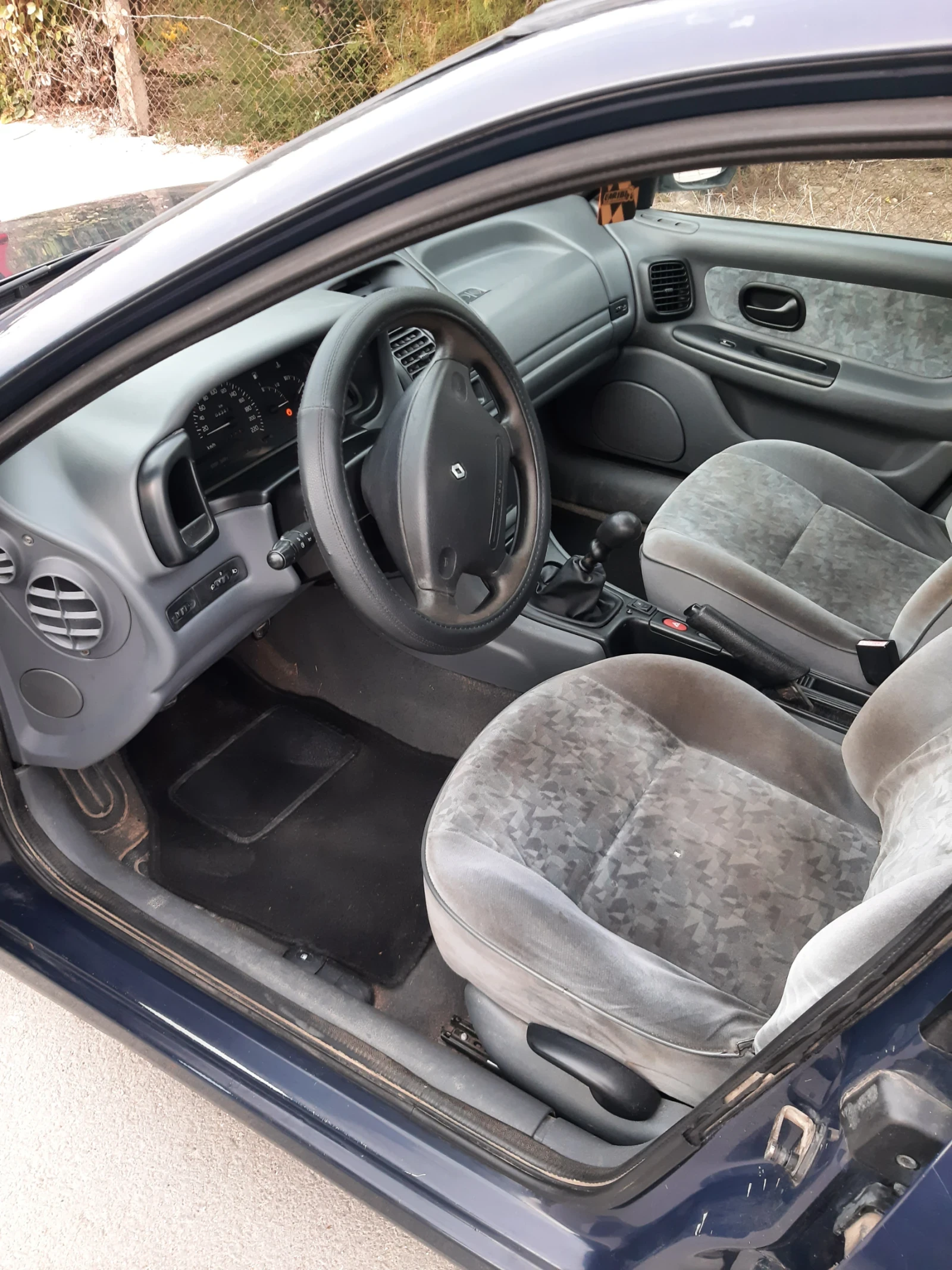 Renault Laguna 2.0  ГАЗ/БЕНЗИН - изображение 8