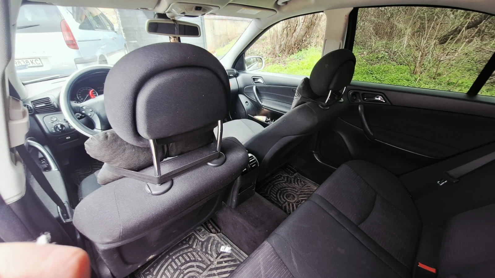 Mercedes-Benz C 220 Седан, снимка 13 - Автомобили и джипове - 54039297