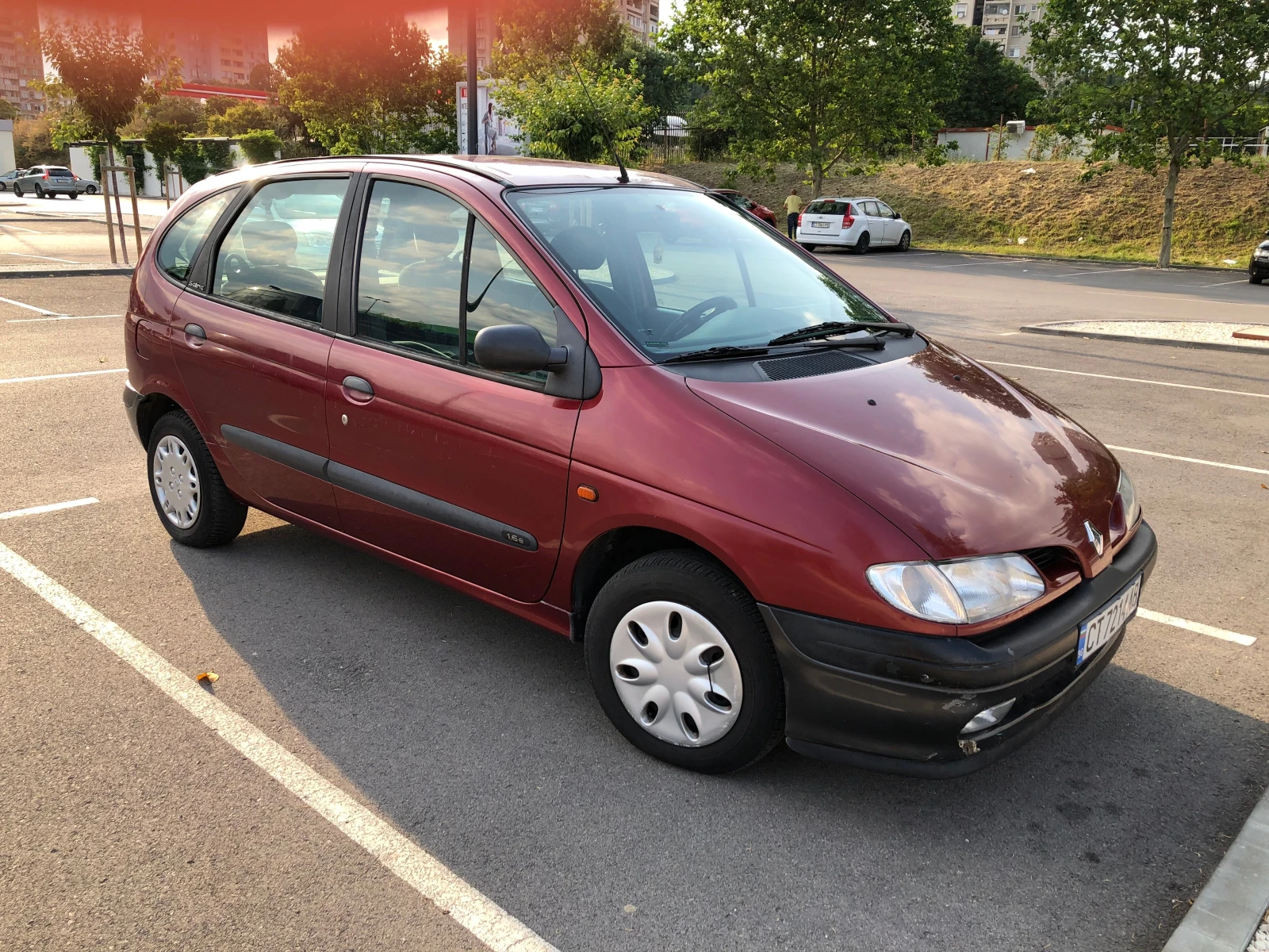 Renault Scenic 1.6 e, снимка 6 - Автомобили и джипове - 54710040