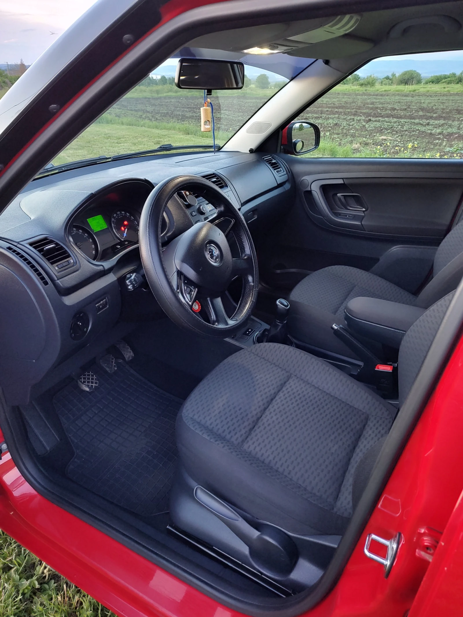 Skoda Fabia 1.6 TDI Combi, снимка 6 - Автомобили и джипове - 54778388