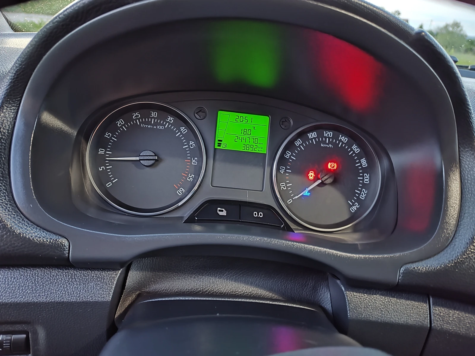 Skoda Fabia 1.6 TDI Combi, снимка 12 - Автомобили и джипове - 54778388