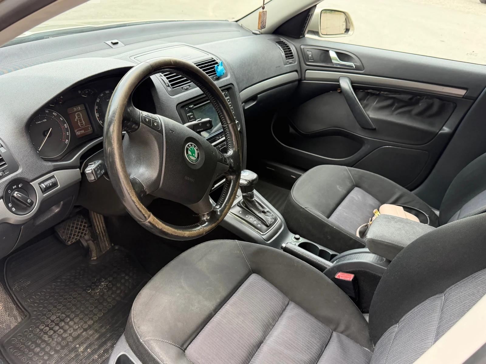 Skoda Octavia, снимка 9 - Автомобили и джипове - 55213531