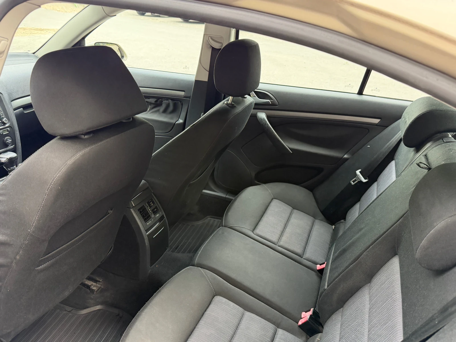 Skoda Octavia, снимка 8 - Автомобили и джипове - 55213531