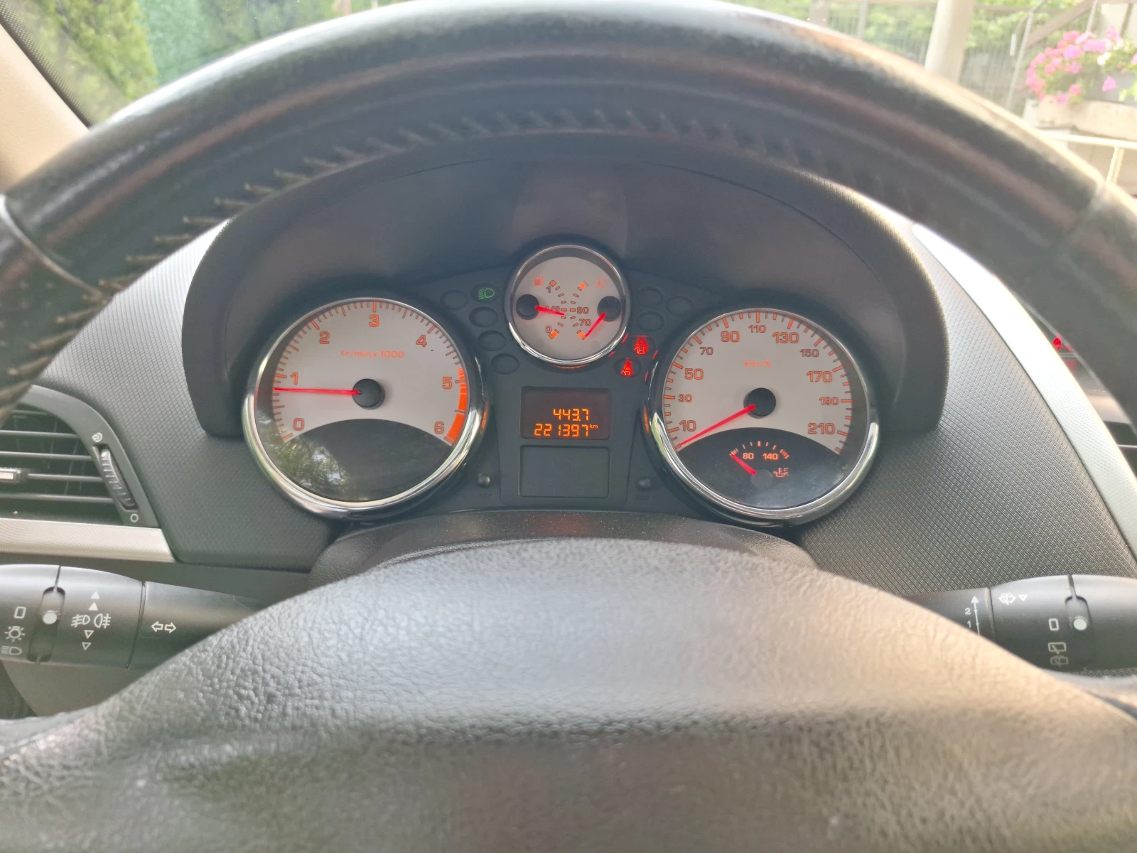 Peugeot 207 1.4 HDI , снимка 12 - Автомобили и джипове - 55644321
