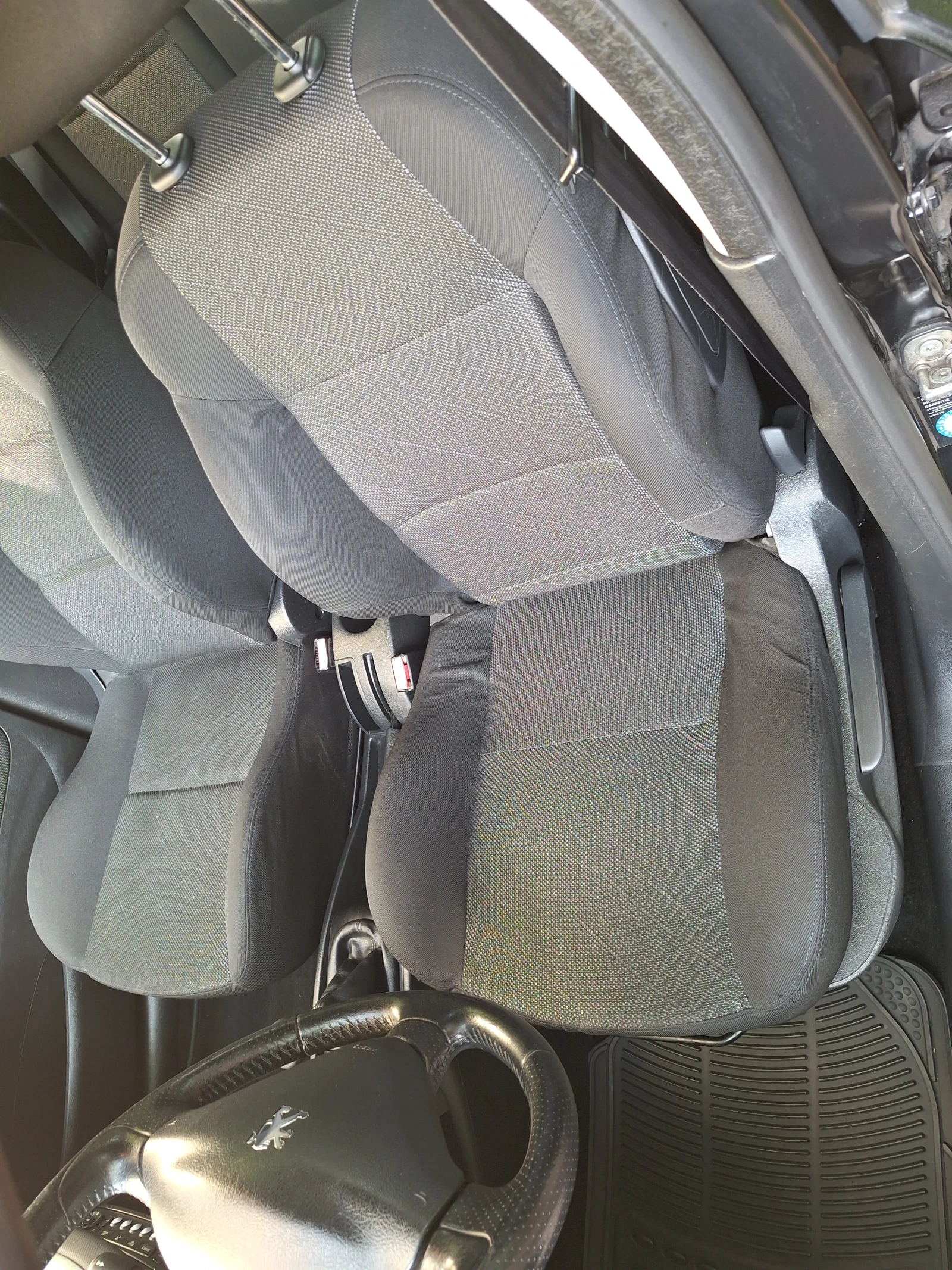Peugeot 207 1.4 HDI , снимка 11 - Автомобили и джипове - 55644321